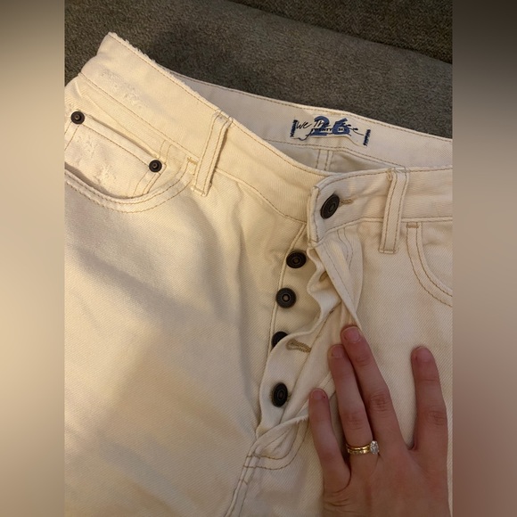 Free People We the Free off-white fringe shorts with button fly & split sides - Picture 3 of 8